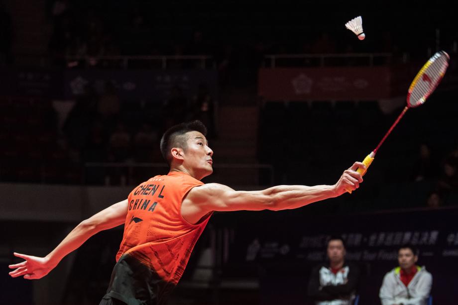 员且具备显 员且具备显