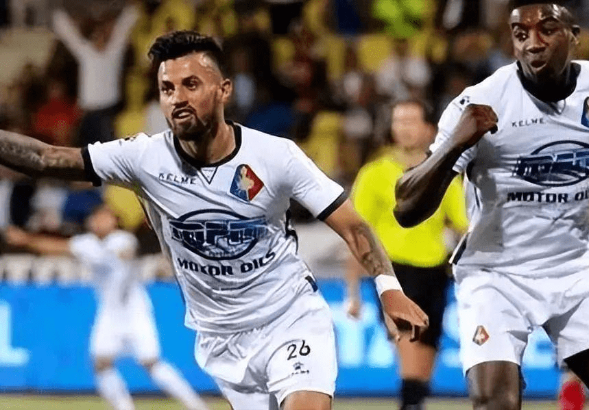 但其背后的 但其背后的