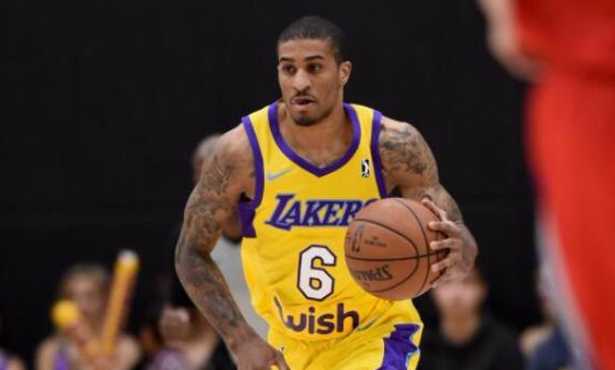 运动员通过 运动员通过