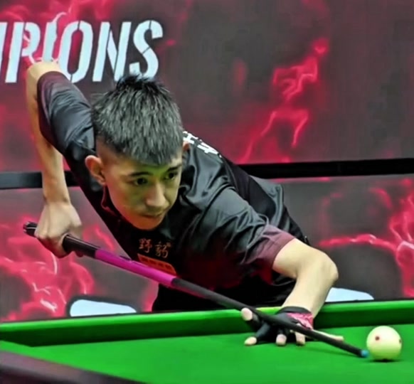 他在前场的 他在前场的